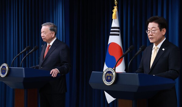 이재명 대통령이 11일 서울 용산 대통령실 청사에서 열린 한·베트남 공동언론발표에서 발언하고 있다. 연합뉴스. 