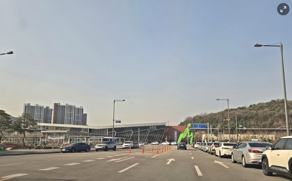 우미건설이 강원도 원주시 무실동 2006번지 남원주역세권 AC-5블록에 선보이는 ‘원주역 우미 린 더 스텔라’에서 실거리 400여m, 도보 5분 이내 거리에 위치한 원주역. 김태현 기자