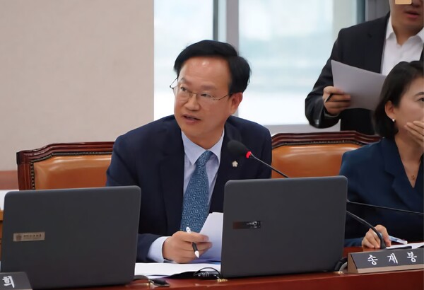 더불어민주당 송재봉 의원. 의원실.