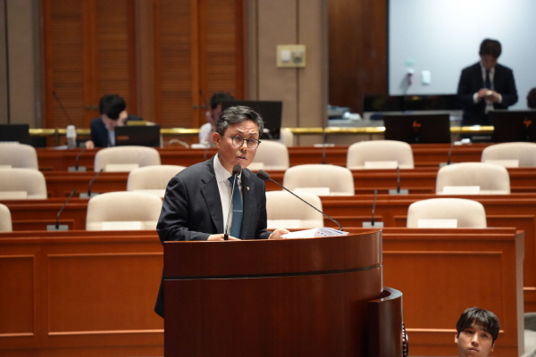 더불어민주당 안도걸 국회의원(광주 동남을,당 정책위 상임부의장)은 정부가 발표한 2026년도 정부 예산안이 경제성장률 0.3%p 제고 효과가 있을 것으로 전망했다. /의원실 