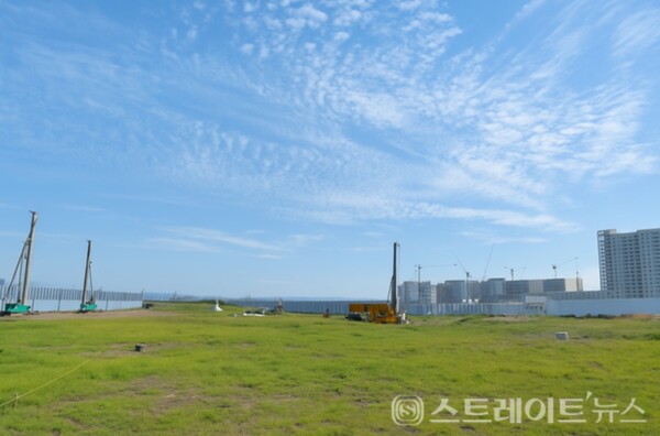 부산도시공사 등(시행)과 대우건설 컨소시엄이 부산 강서구 강동동 에코델타시티 내 11블록에 공급하는 '에코델타시티 푸르지오 트레파크'의 건설현장. 청약홈은 1일 실시된 이 단지 특별공급에서 10%의 소진율을 기록했다고 밝혔다. 김태현 기자