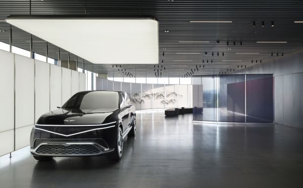 제네시스가 청주공예비엔날레 조직위원회, 청주시한국공예관과 공동으로 기획한 '차오르는 밤: Night in Motion'展이 9월 4일부터 11월 2일까지 ‘제네시스 청주’에서 개최된다. 현대자동차 제공