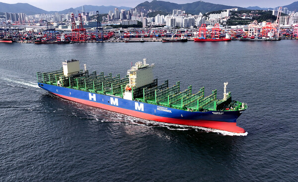 HJ중공업이 건조한 동급 컨테이너선. 사진=HJ중공업 제공