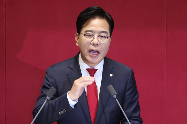 민의힘 송언석 원내대표가 10일 서울 여의도 국회에서 열린 본회의에서 교섭단체 대표 연설을 하고 있다. 연합뉴스. 