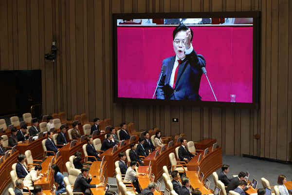 국민의힘 송언석 원내대표가 10일 서울 여의도 국회에서 열린 본회의에서 교섭단체 대표 연설을 하고 있다. 연합뉴스. 