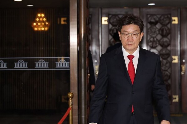 국민의힘 권성동 의원이 11일 서울 여의도 국회 본회의장을 나서고 있다. 국회는 이날 권 의원에 대한 체포동의안을 처리했다. 연합뉴스. 