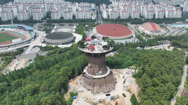 한심하고 비난 받아 마땅한 창원의 빅트리 모습. 여기에 344억원이 투입됐다니 시민들은 할말을 잃었다.   
