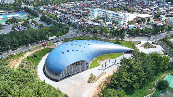 창원 맘스프리존, 투입된 금액이 250억원, 껍데기만 번지르 