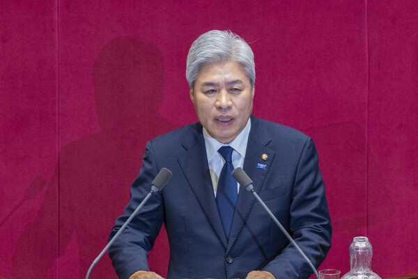 조국혁신당 서왕진 원내대표가 15일 국회에서 열린 본회의에서 비교섭 단체 대표 발언을 하고 있다. 연합뉴스. 