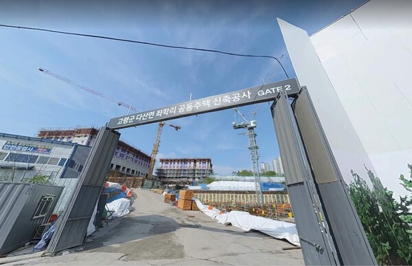 ㈜도시의꿈이 위탁하고, 은성산업·은성건설이 시공해 경상북도 고령군 다산면 좌학리 139-1번지 일원에 공급하는 ‘다산 월드메르디앙 센텀하이’의 건설현장(GATE 2). 청약홈은 15일 이 단지 특별공급 결과, 241가구 모집에 2명이 지원했다고 밝혔다. 카카오맵/국토지리연구원