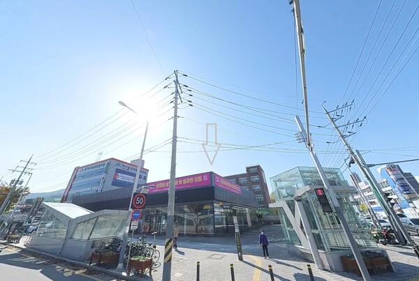 ㈜도시의꿈이 위탁하고, 은성산업·은성건설이 시공해 경상북도 고령군 다산면 좌학리 139-1번지 일원에 공급하는 ‘다산 월드메르디앙 센텀하이’의 분양홍보관. 카카오맵/국토지리연구원/김태현 기자