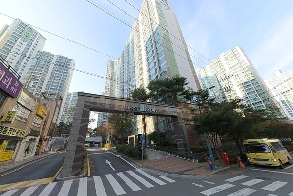 대구지하철 1호선 대곡역 초역세권 대단지 ‘대곡역 래미안’. 김태현 기자