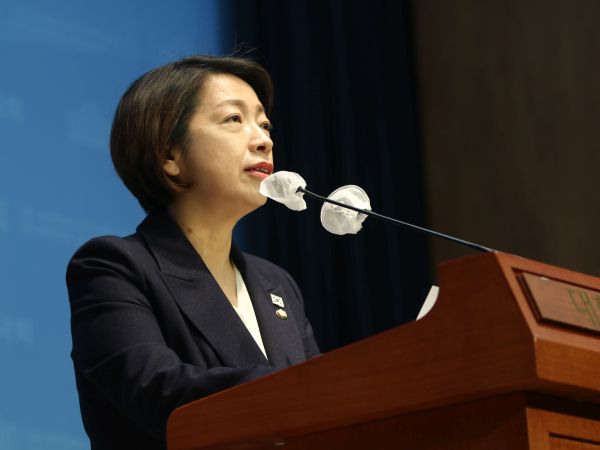 황정아 의원(사진)은 “8월 5일부터 이상 신호가 있었지만 KT의 축소와 은폐로 피해가 확대됐다”며 “과학기술정보통신부가 전수조사를 통해 피해 상황을 명확히 공개하고 은폐 행위를 발본색원해야 한다”고 강조했다. 황정아 의원실 제공