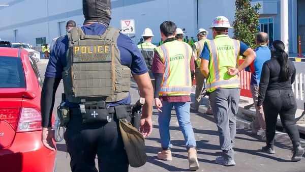 미국 이민세관단속국(ICE)의 조지아주 공장 건설현장 단속 모습. 연합뉴스