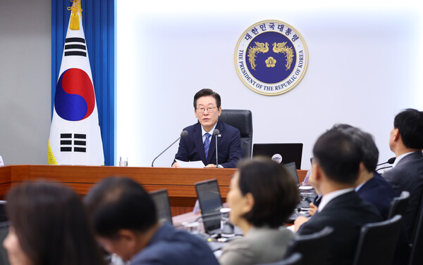 이재명 대통령이 18일 서울 용산 대통령실에서 열린 제11차 수석보좌관회의에서 발언하고 있다. 연합뉴스.