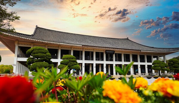 경상북도문화관광공사 ‘보문관광단지 50주년 기념사업’이 행정안전부 지방공공기관 지역경제 활성화 우수사례 공모에서 최우수상(행정안전부 장관상)을 수상했다.(사진=경상북도문화관광공사)