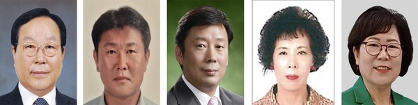 (왼쪽부터) 지역경제 부문 수상자 박희원, 지역발전 부문 수상자 현승호, 교육문화체육 부문 수상자 신익수, 사회복지 부문 수상자 송병월, 도시환경 부문 수상자 김미자. 대덕구 제공.