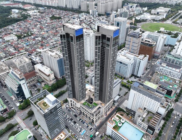 창원특례시가 지난 24일 도시·건축공동위원회 심의에서 지구단위계획 변경안이 통과돼 도시내 생활숙박시설이 오피스텔로 전환할 수 있는 합법적인 길을 열었다. 