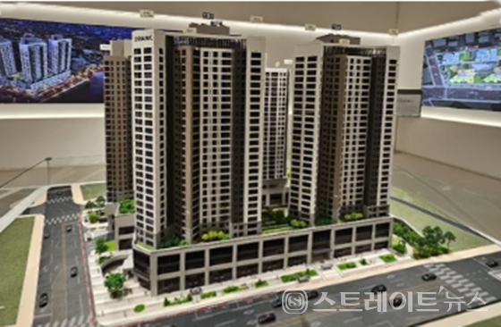 HDC현대산업개발이 서울특별시 중랑구 망우동 506-1번지 상봉재정비촉진지구 9-1구역 일원에 공급하는 ‘상봉 센트럴 아이파크’의 모델하우스 내 모형. 청약홈은 29일 이 단지 특별공급을 접수한다.