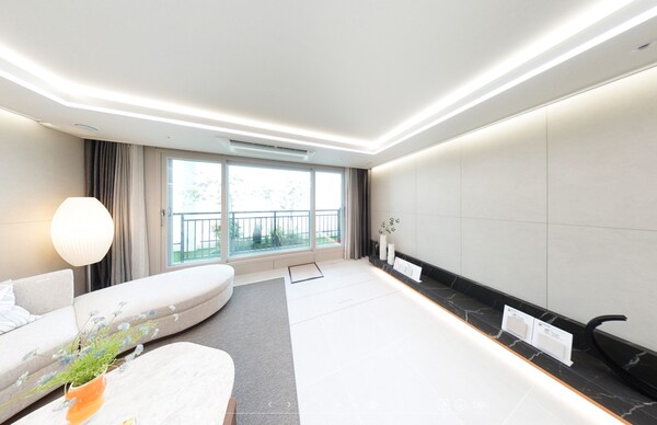 '울산역 폴리시아 아이유쉘' 84㎡A형 거실. 우방