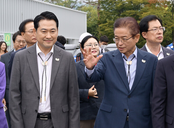 이철우 경상북도 도지사는 4일 경주 APEC 준비 현장을 찾은 장동혁 국민의힘 대표와 지도부에게 준비 상황을 설명하고 미‧중 정상회담이 국립경주박물관 행사장에서 개최될 수 있도록 당 차원의 협조를 건의했다.(사진=경북도)