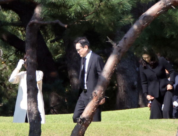 지난해 고(故) 이건희 삼성그룹 회장의 4주기 추도식에 참석하고 있는 이재용 삼성전자 회장. 연합뉴스