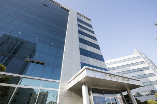 동아쏘시오홀딩스가 올해 3분기에 연결기준 매출 3826억원, 영업이익 333억원을 기록했다.사진은 동아쏘시오홀딩스 사옥 전경. 동아쏘시오홀딩스 제공