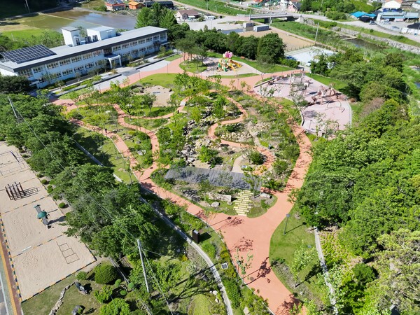 하늘에서 바라본 '하동나림 생태공원' 전경. 하동군 제공