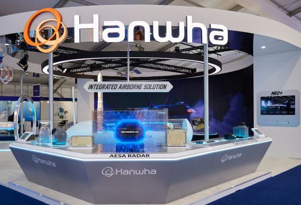 한화시스템이 올해 3분기 연결기준 매출 8077억원, 영업이익 225억원을 기록했다. 사진은 영국 햄프셔주 판버러 공항에서 열린 '2024 판버러 국제에어쇼 내 화시스템 판버러 국제에어쇼 전시관 전경. 한화시스템 제공