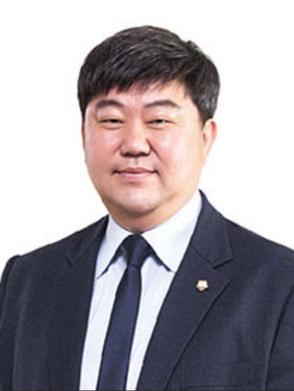 전원석 부산시의원은 “이기대 예술공원은 부산시민 모두의 자연유산인 만큼, 문화예술을 명분으로 한 개발이 아니라 시민 삶의 질과 생태적 가치를 중심에 둔 공원 관리가 돼야 한다”고 강조했다. 사진=부산시의회 제공