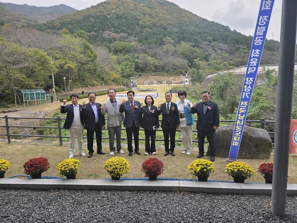 창원시 진해구 벽해정에서는 지난 8~10일까지 사흘간 ‘제12회 정렬공 최윤덕 장상기 전국 남녀궁도대회’가 개최됐다.