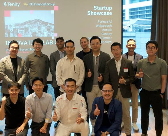 ‘KB스타터스 싱가포르’ 선발 기업과 글로벌 VC, AC, 유관기관의 관계자들. KB금융 제공.