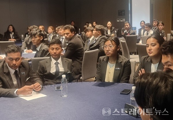 10일 정지선 대표가 중부대 네팔 유학생을 대상으로 ‘취업·비자·진로 특강’을 진행하고 있다. 최미자 기자.