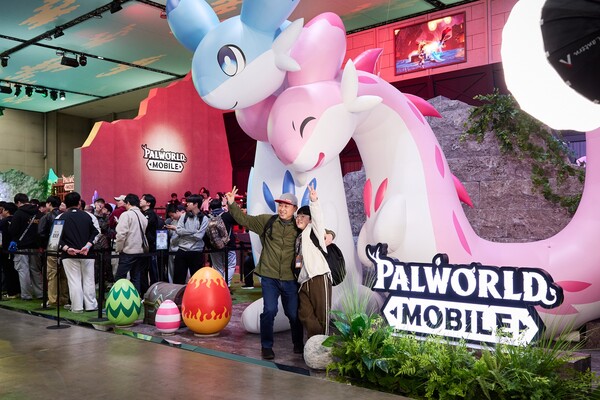 크래프톤의 '펠월드 모바일' 대형 부스