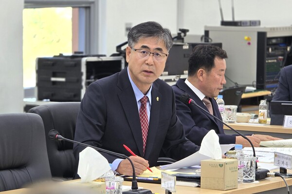 도기욱 경북도의원은 17일 경상북도인재개발원 행정사무감사에서 ‘집합교육 활성화의 필요성’에 대해 강조했다.(사진=경북도의회)