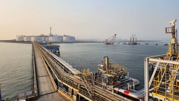 포스코인터내셔널 광양 LNG 터미널 전경. 포스코홀딩스 제공