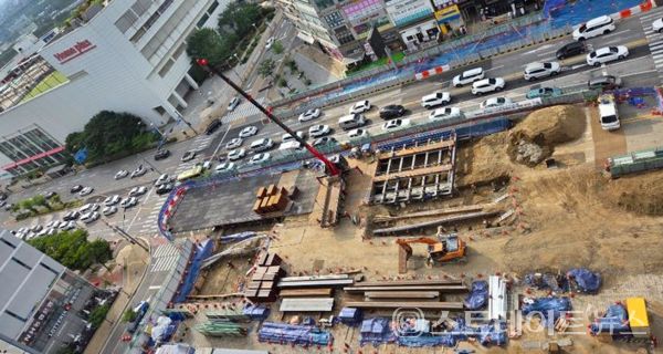 2029년 개통예정인 신분당선 호매실역  건설현장.