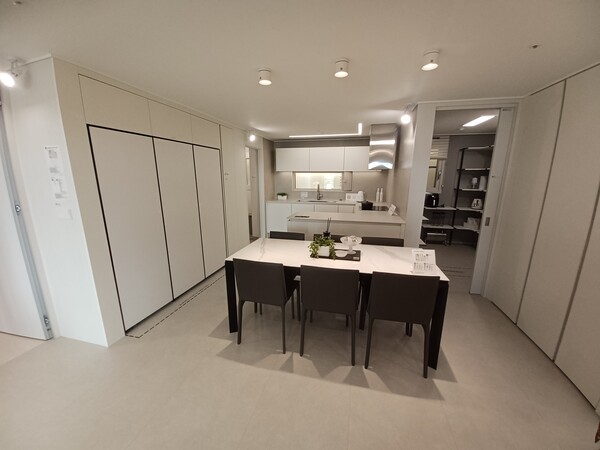 ‘김포북변 칸타빌 디 에디션’ 66A㎡형 다이닝룸. 김태현 기자