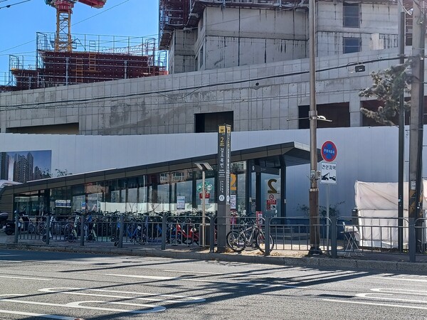 ‘김포북변 칸타빌 디 에디션’에서 직선거리 680m에 위치한 걸포북변역 2번 출구. 김태현 기자