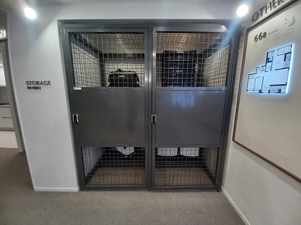 ‘김포북변 칸타빌 디 에디션’의 세대창고. 김태현 기자