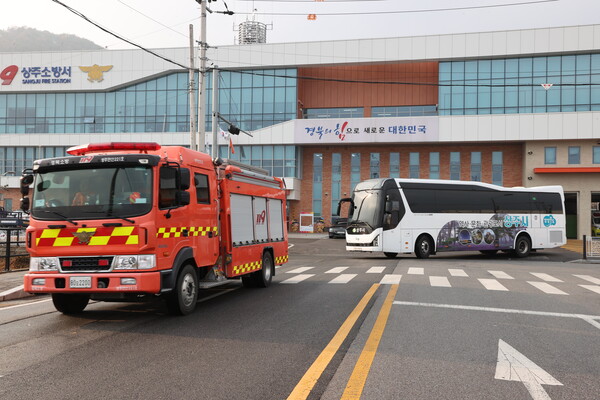 경북 상주시는 25일 상주소방서에서 ‘긴급차량 우선신호 시스템 구축사업’ 최종보고 및 시연회를 실시했다.(사진=상주시)