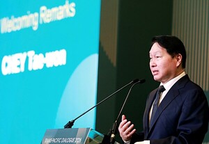 SK 최태원 "AI 대전환기...한·미·일, 생존 위해 함께 해법 찾아야" - 뉴스 썸네일 이미지