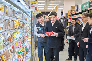 신세계, AI 재정렬...오너 리더십으로 반전 노린다